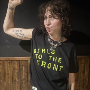 !NEW DESIGN! T-shirt "Girls to the front"